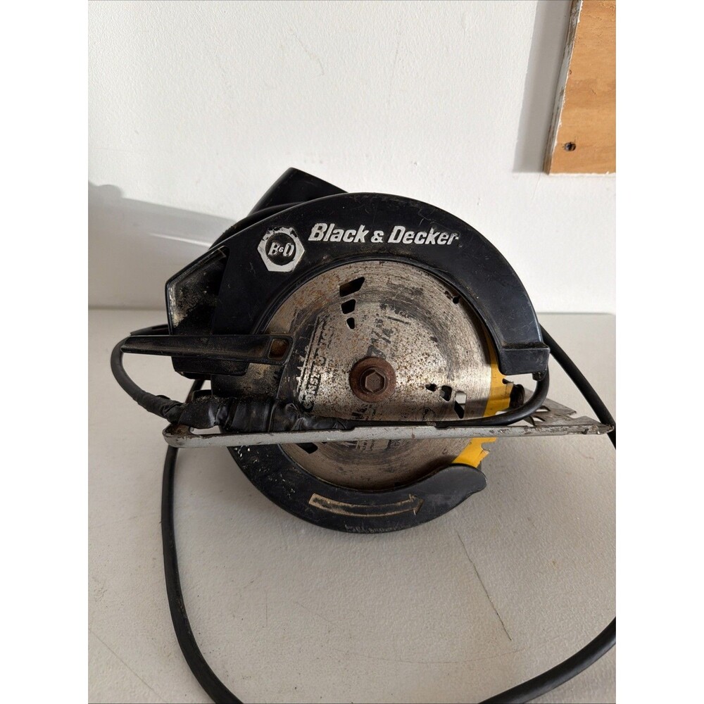 Vintage Black and Decker 7 1/4" Circular Saw 1 1/2hp Model 7308.